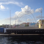 Queen Emma Bridge - Ponte Flutuante em Curaçao